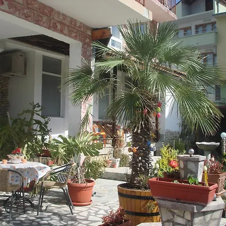 Bogat-beden Guest house Ravda