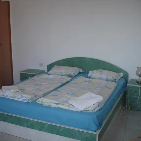 Bogat-beden Guest house Ravda